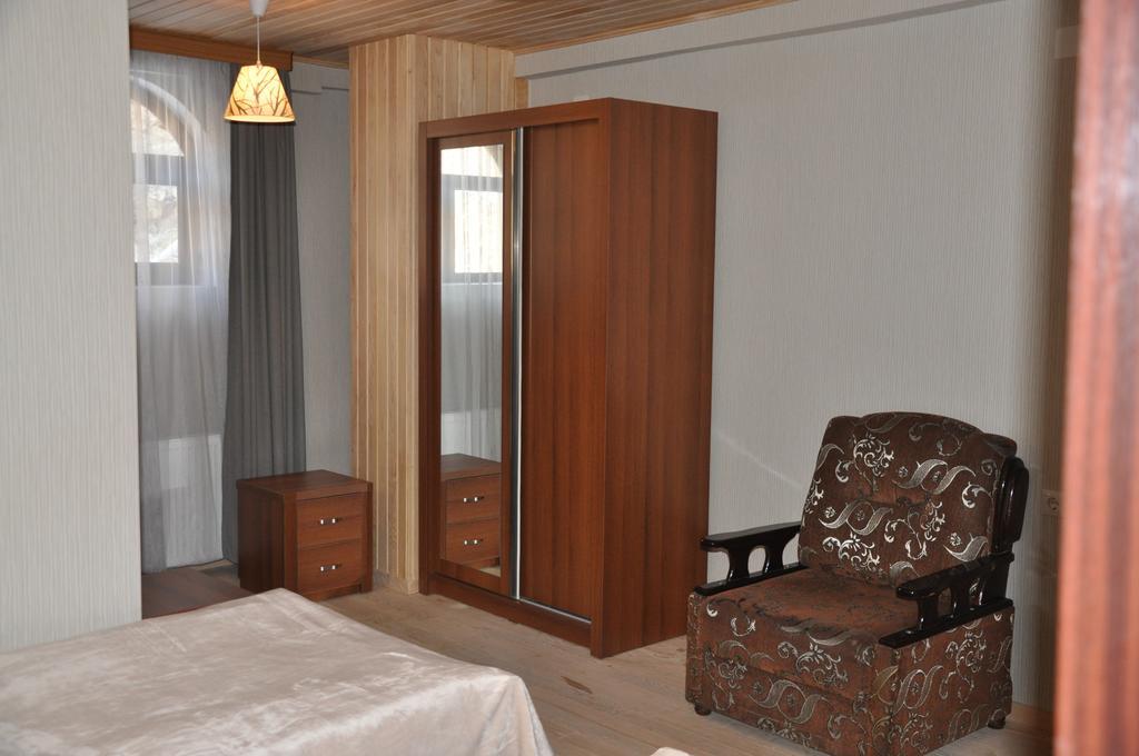 Guesthouse David Zhorzholiani Mestia Room photo