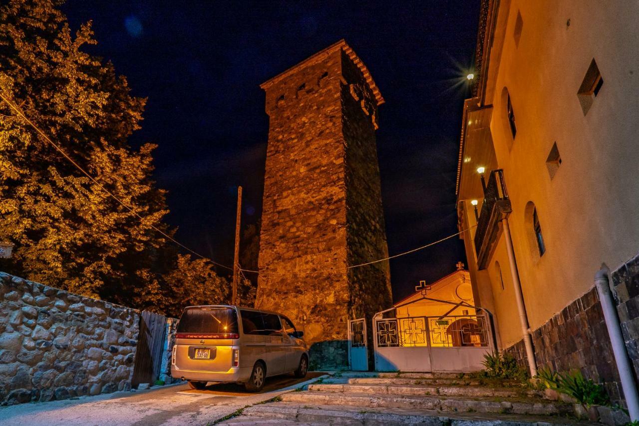Guesthouse David Zhorzholiani Mestia Exterior photo
